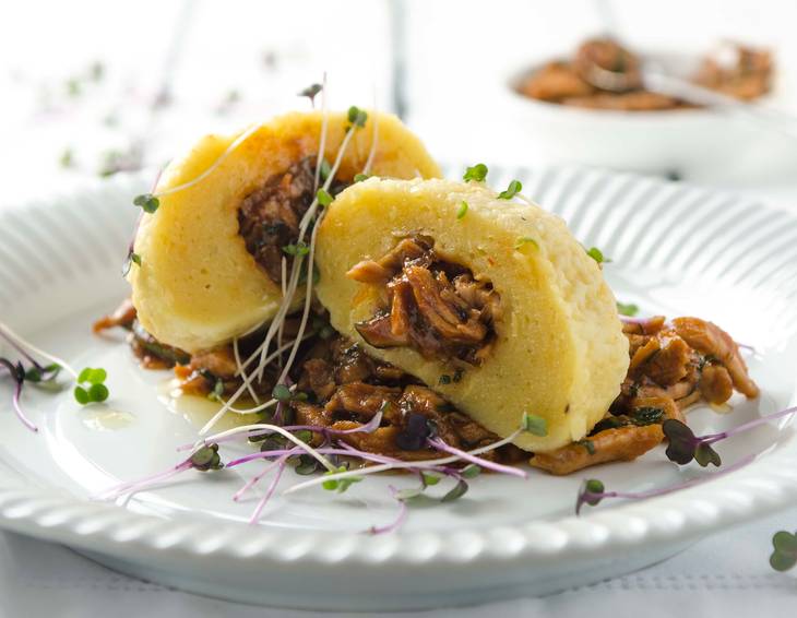 Erdäpfelknödel mit Pulled-Pork-Füllung Erdäpfelknödel mit Pulled-Pork-Füllung