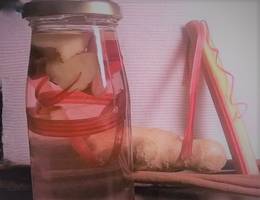 Rhabarber-Ingwer-Limonade Rhabarber-Ingwer-Limonade