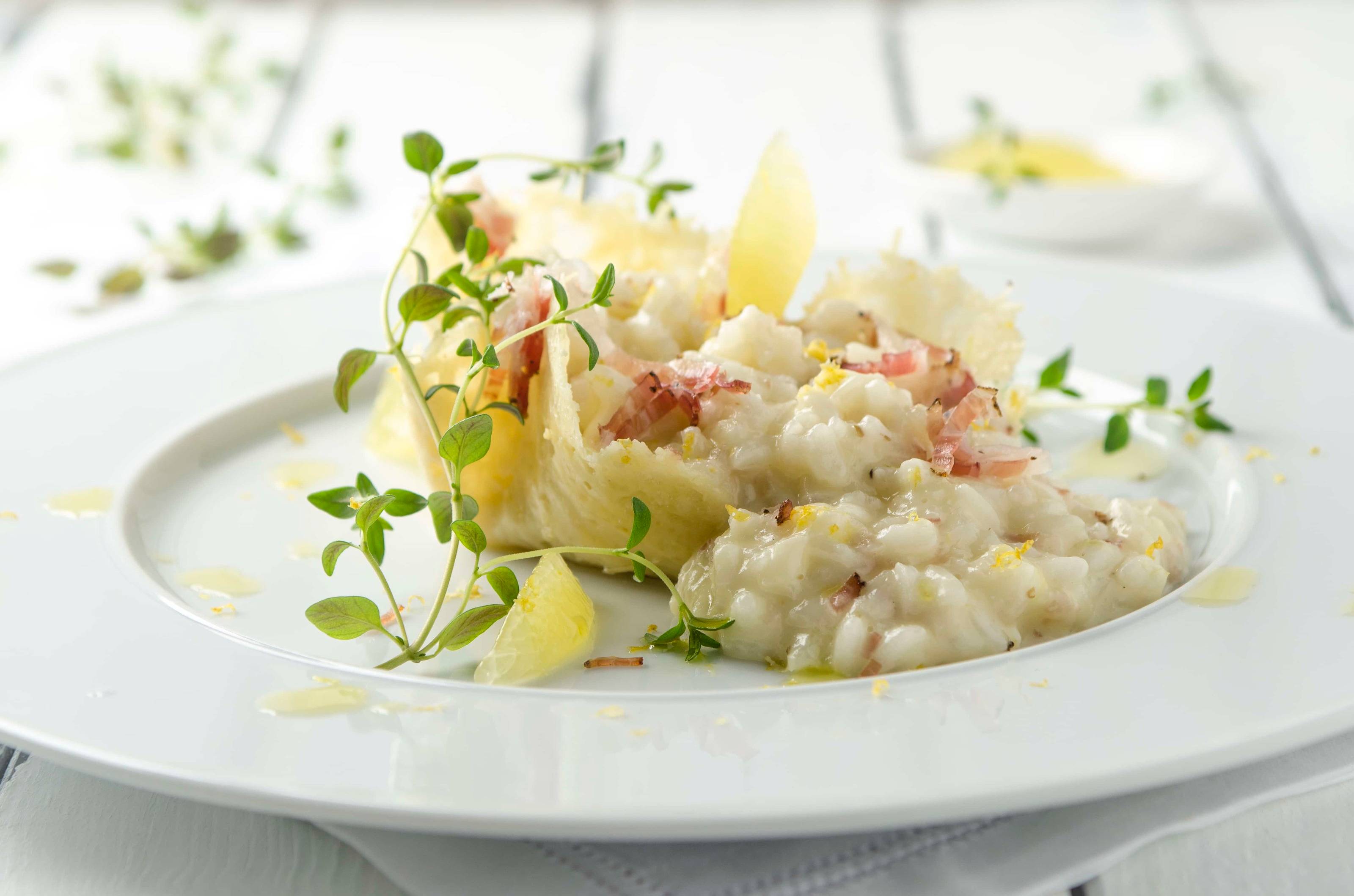 Zitronen-Speckrisotto im Parmesanschüsserl Rezept