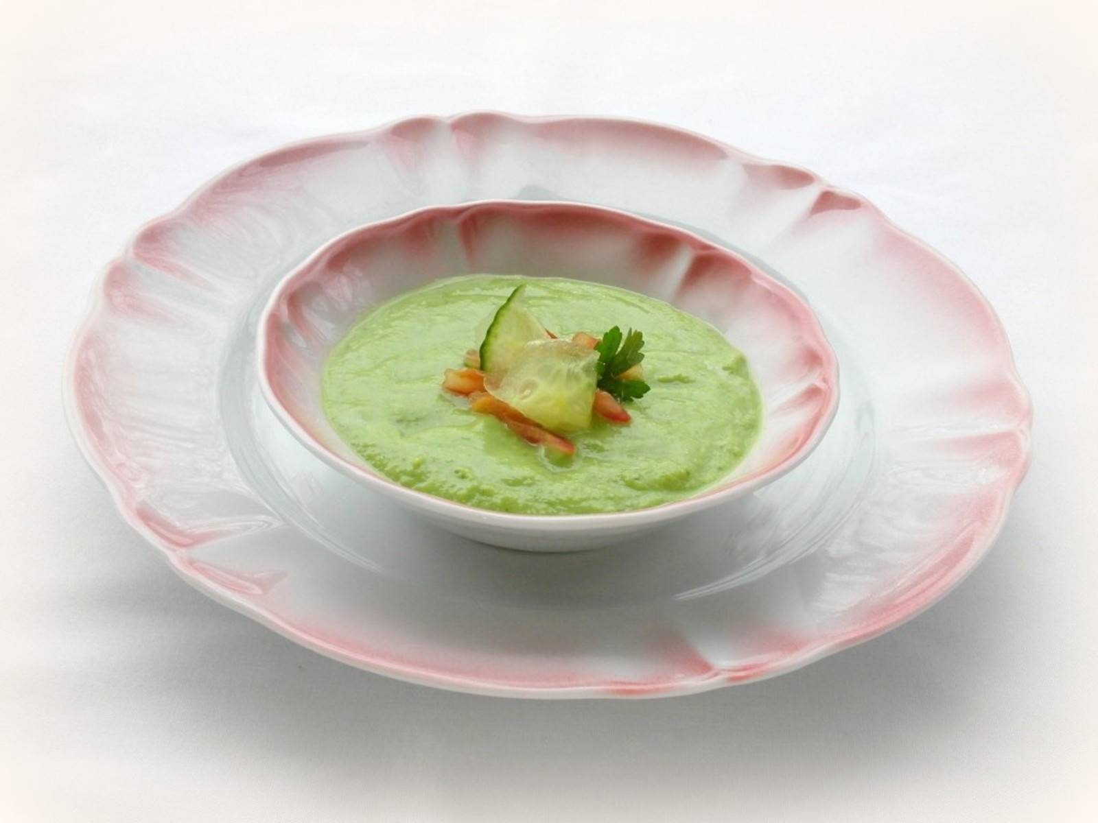 Sommerliche Avocado-Suppe