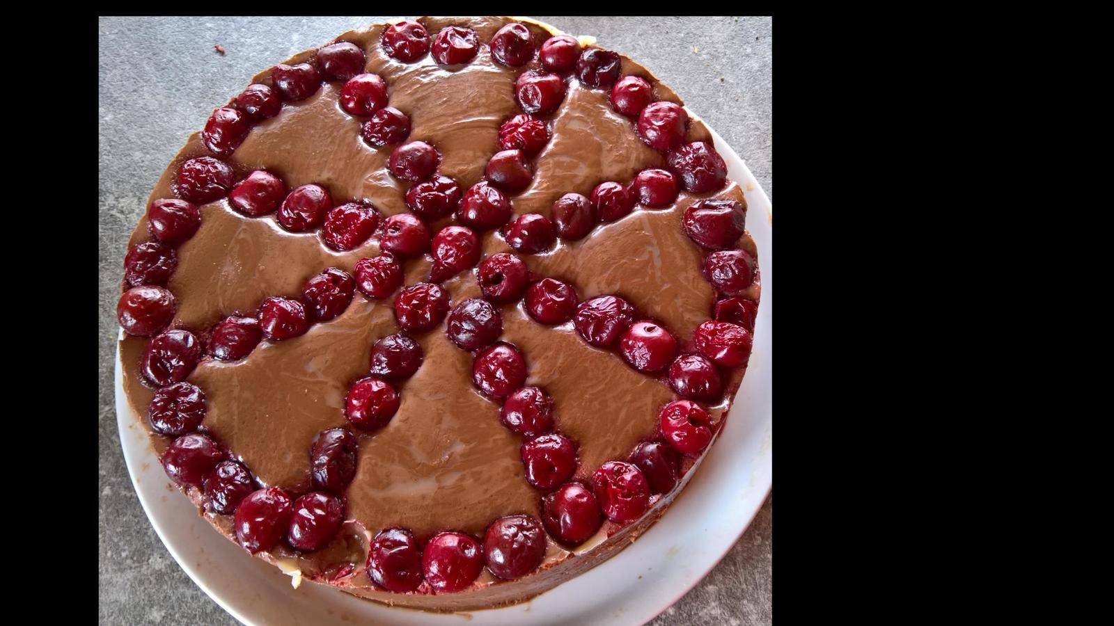 Schokomousse-Torte ohne Zucker und Mehl