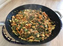 Gemüsepfanne mit Hühnerfleisch Gemüsepfanne mit Hühnerfleisch