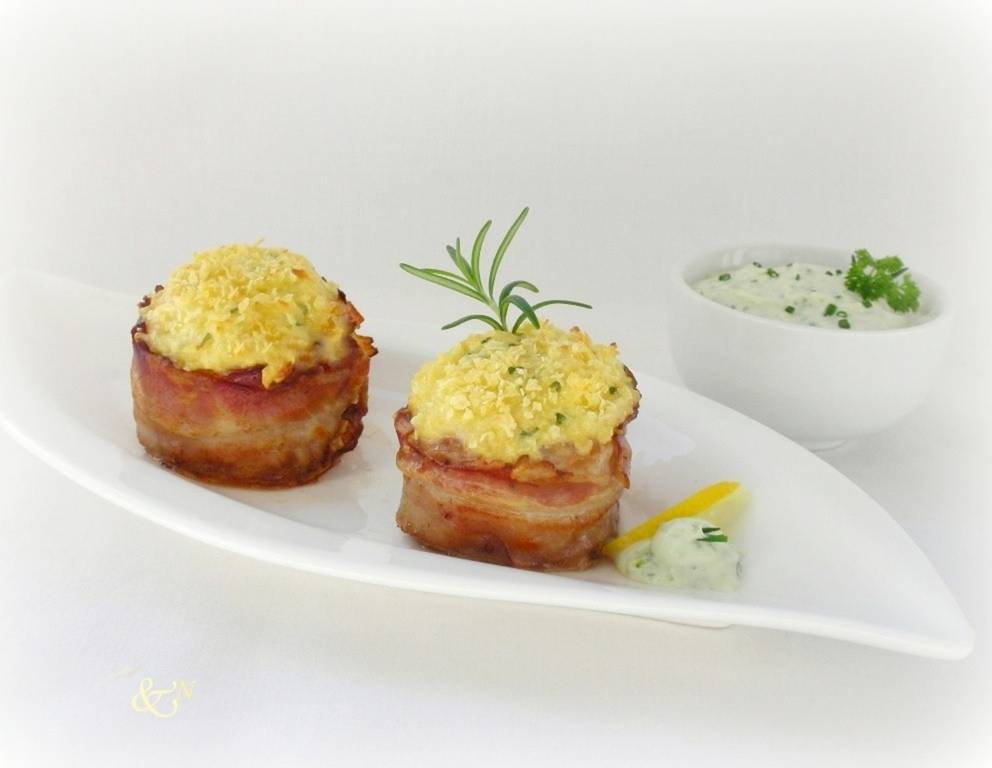 Schweinsmedaillons mit Cornflakes-Kruste und Kräuter-Remoulade