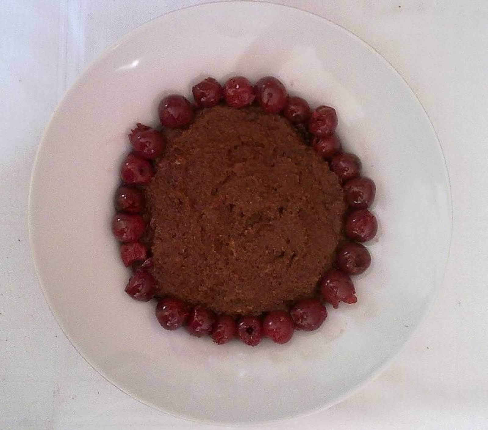 Schoko Gießflammerie mit Kirschkranz Rezept - ichkoche.de Schoko Gießflammerie mit Kirschkranz Rezept - ichkoche.de