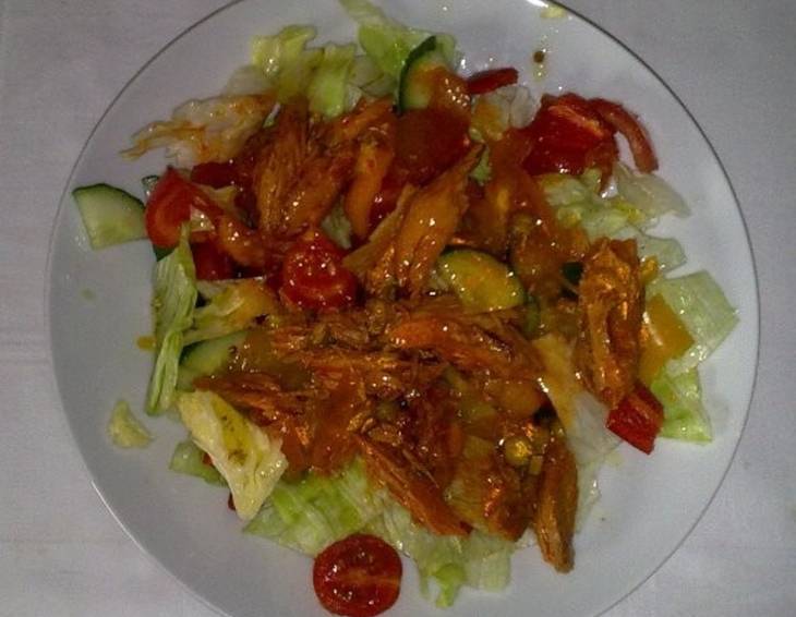 Salatteller mit Thunfisch Salatteller mit Thunfisch
