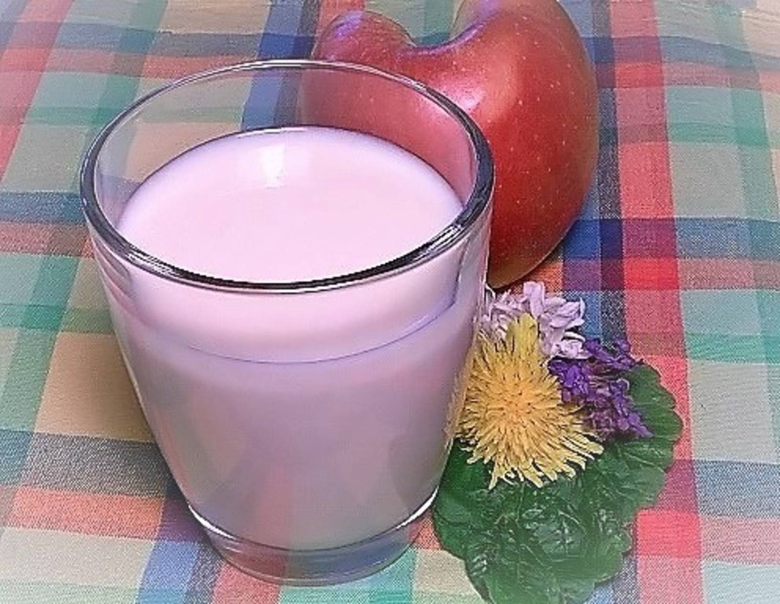 Apfel-Buttermilch-Sommerdrink