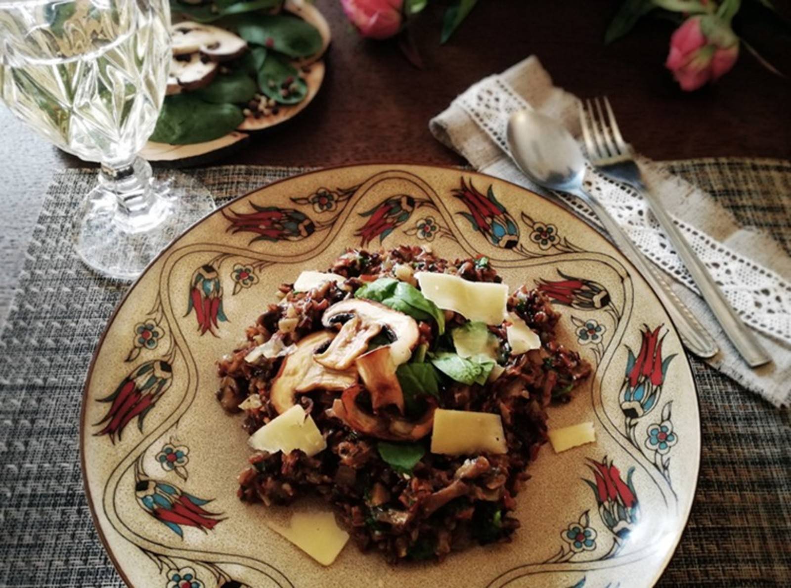 Wildreisrisotto mit Champignons und Blattspinat