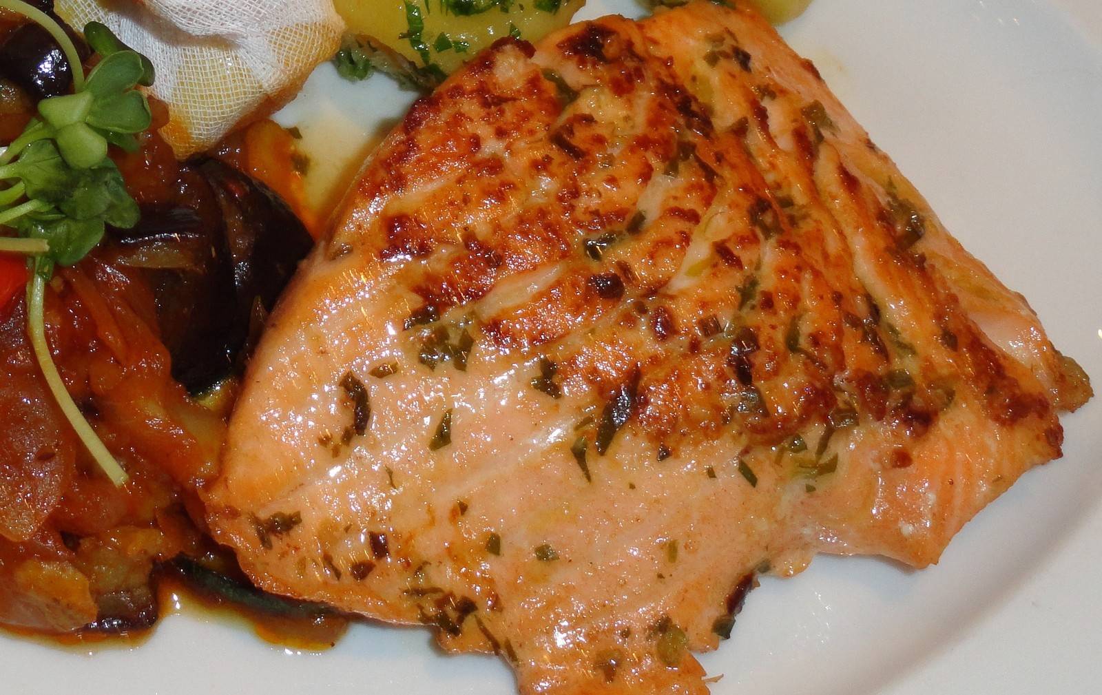 Gegrillter Lachs Rezept - ichkoche.de Gegrillter Lachs Rezept - ichkoche.de