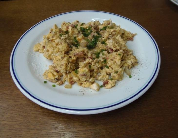 Eierspeis mit Speck und Parmesan Eierspeis mit Speck und Parmesan