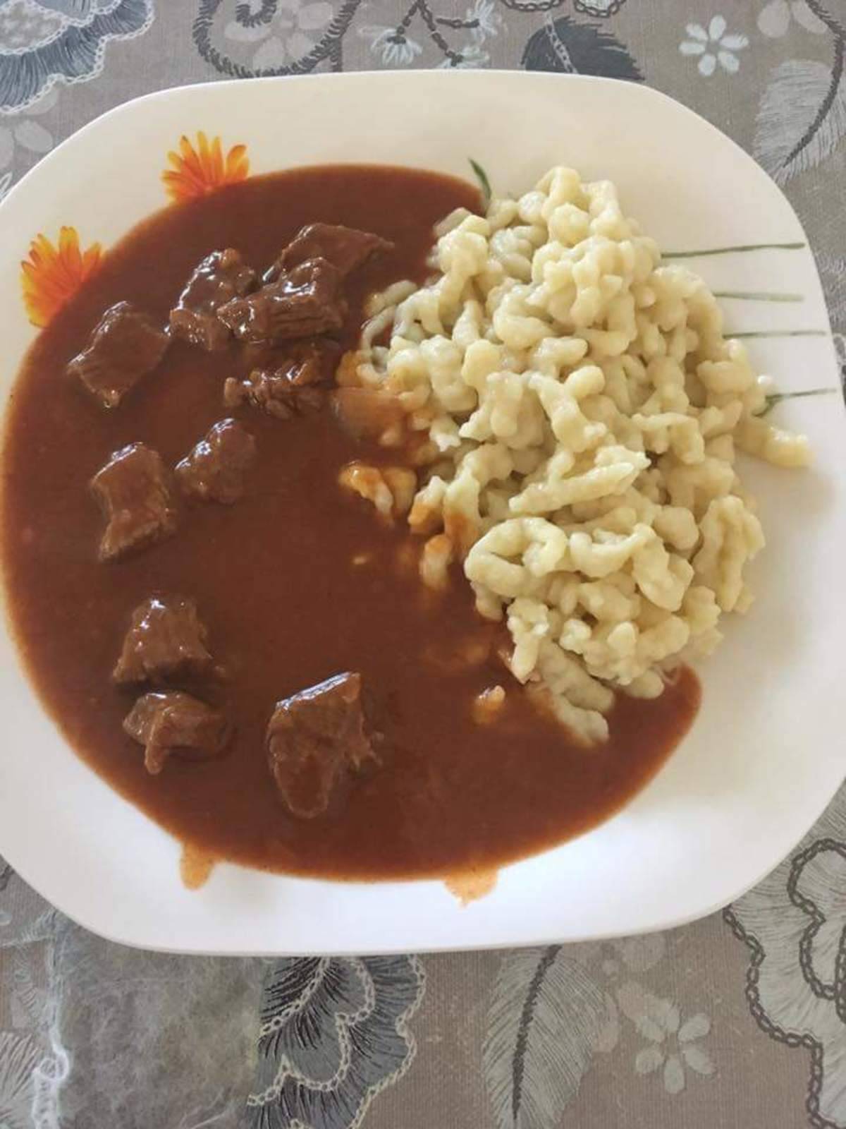 Ungarisches Rindsgulasch Rezept - ichkoche.at