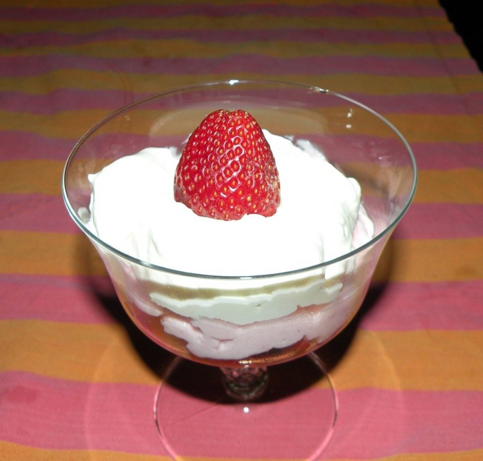 Erdbeer-Zitronencreme Rezept - ichkoche.de Erdbeer-Zitronencreme Rezept - ichkoche.de