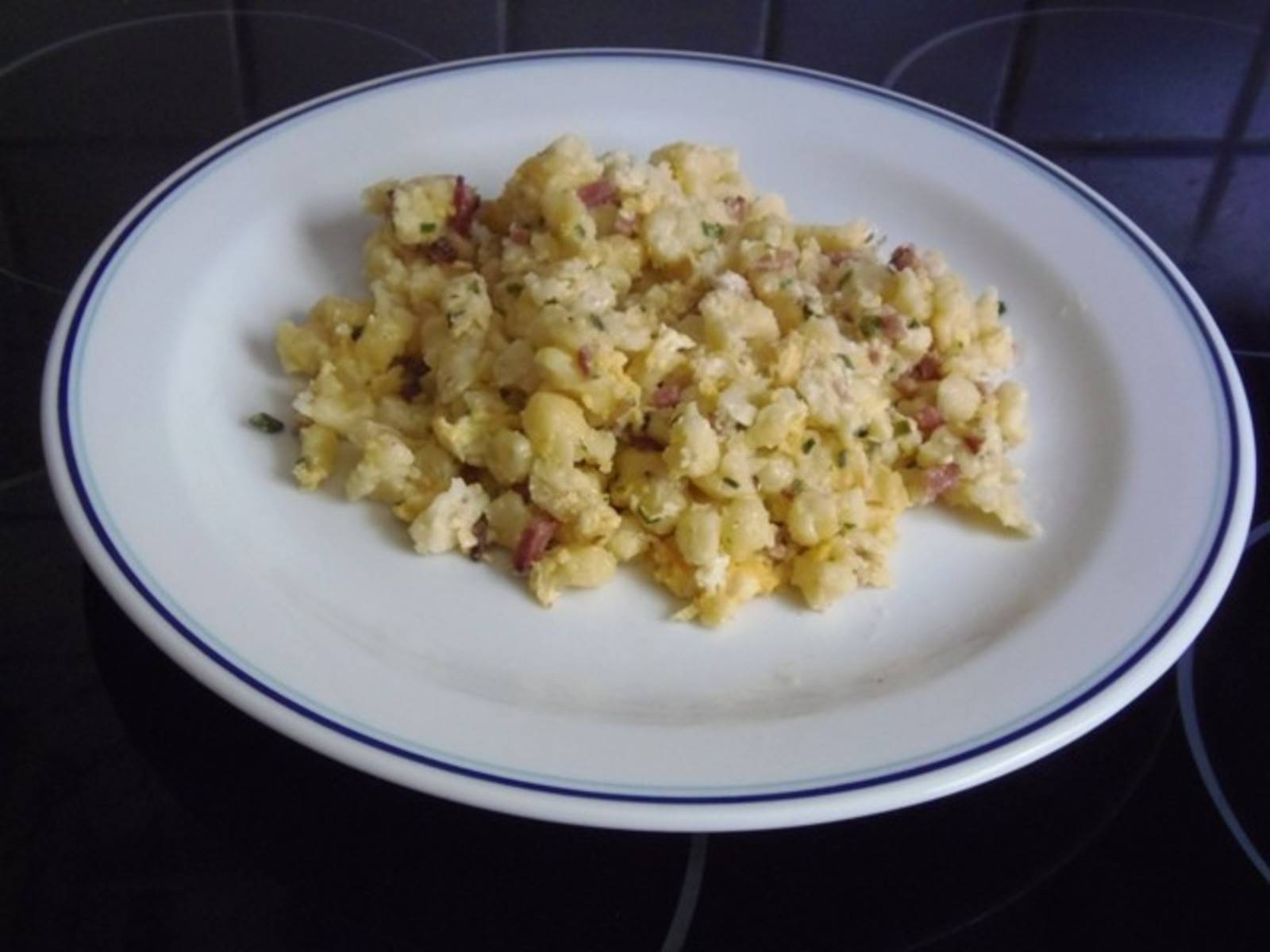 Spätzle mit Speck und Parmesan Rezept - ichkoche.at