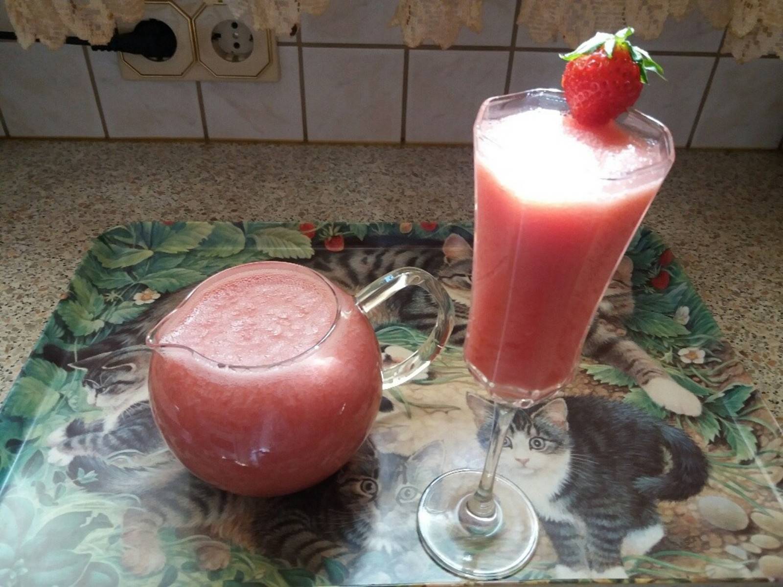 Erfrischender Erdbeer-Wassermelonen-Drink