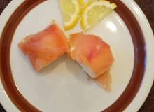 Obers-Kren-Mousse im Räucherlachsmantel Obers-Kren-Mousse im Räucherlachsmantel