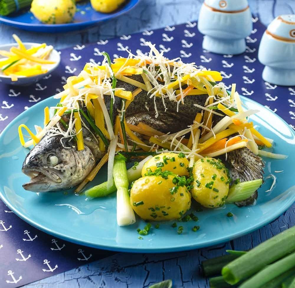 Forelle im Krensud mit Schnittlauchkartoffeln Rezept