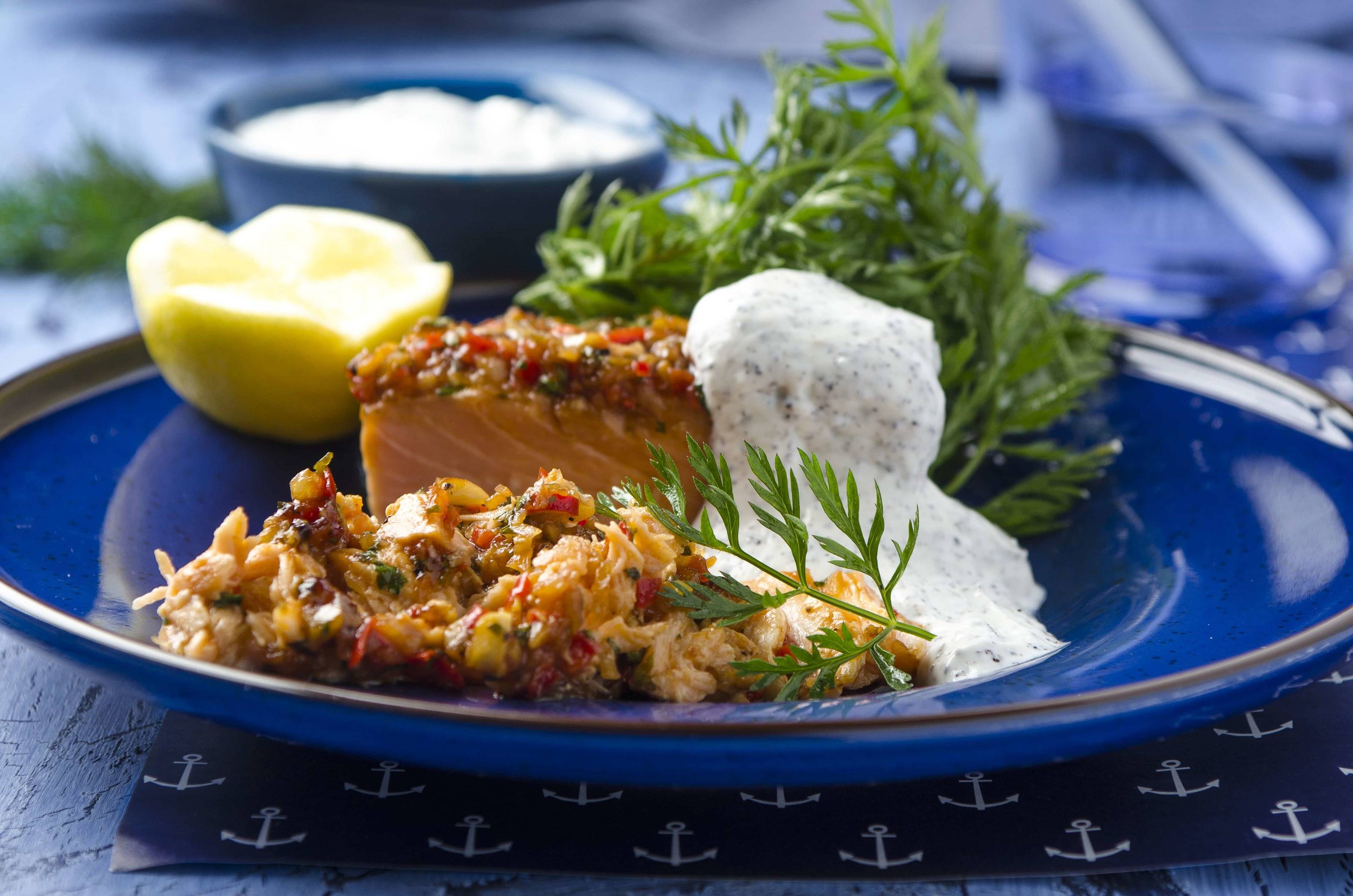 Pulled Alpenlachs mit Karottengrünsalat und Joghurtdip Rezept
