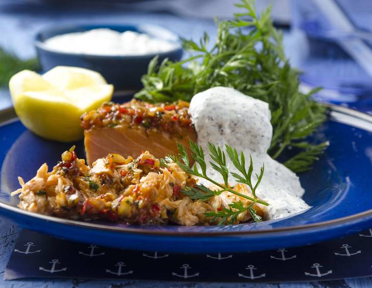 Pulled Alpenlachs mit Karottengrünsalat und Joghurtdip