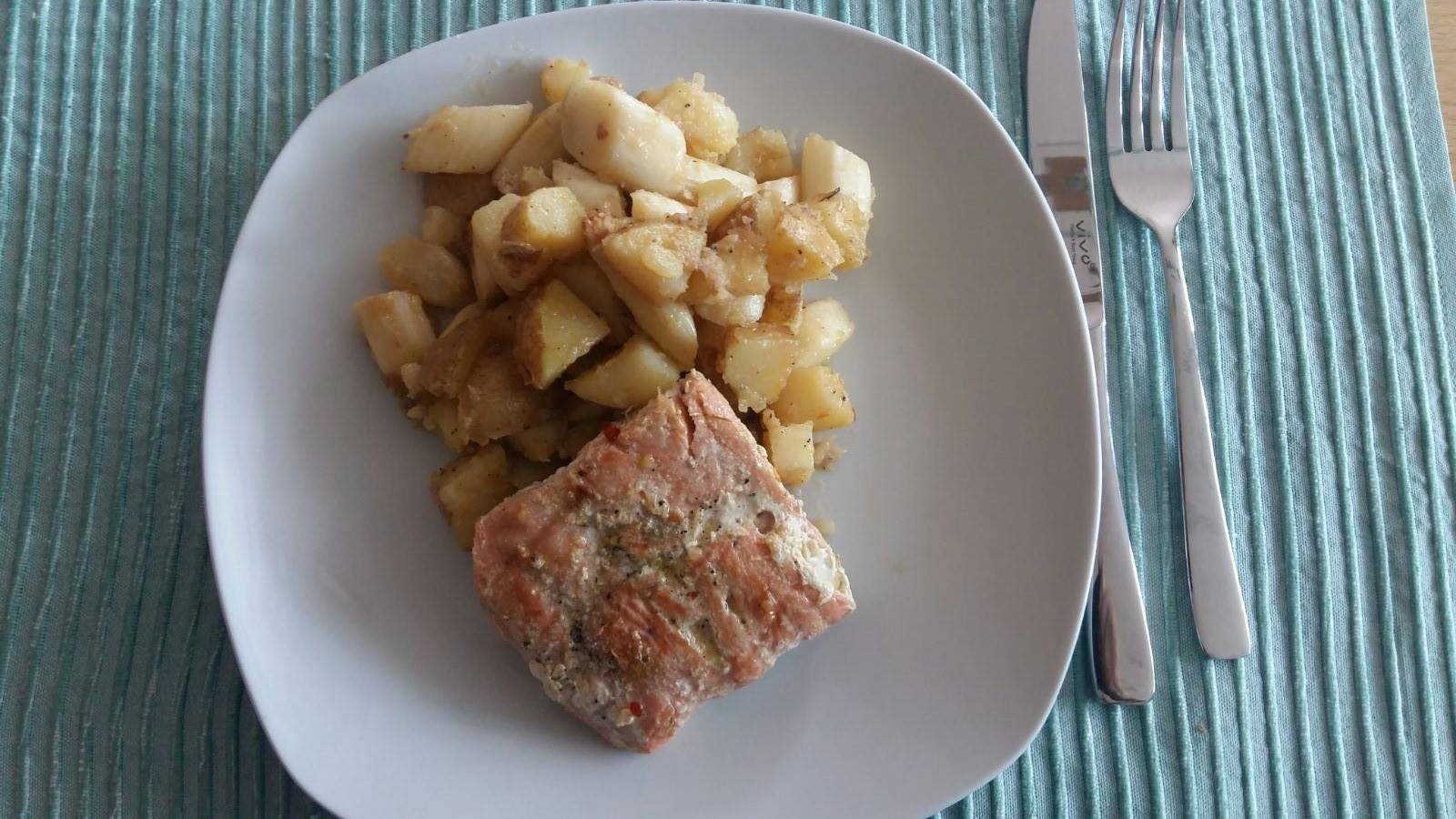 Spargelpfanne mit Lachsfilet