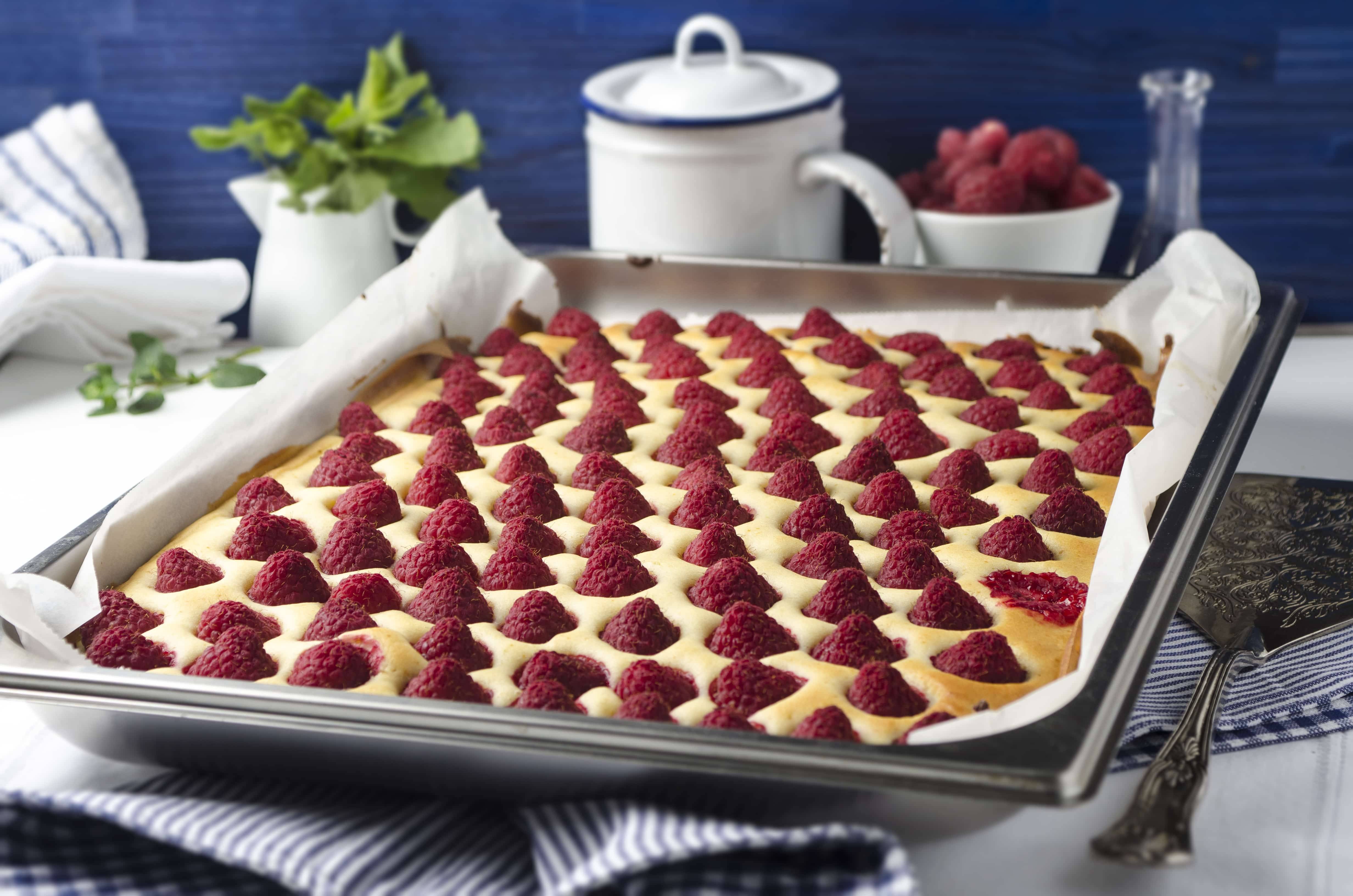 Blechkuchen mit Himbeeren Rezept
