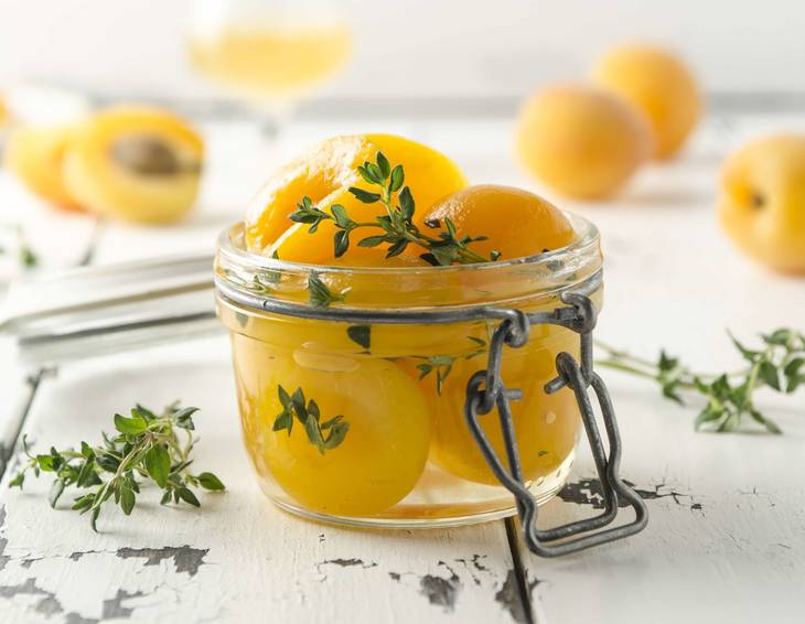 Marillen-Thymian-Kompott Marillen-Thymian-Kompott