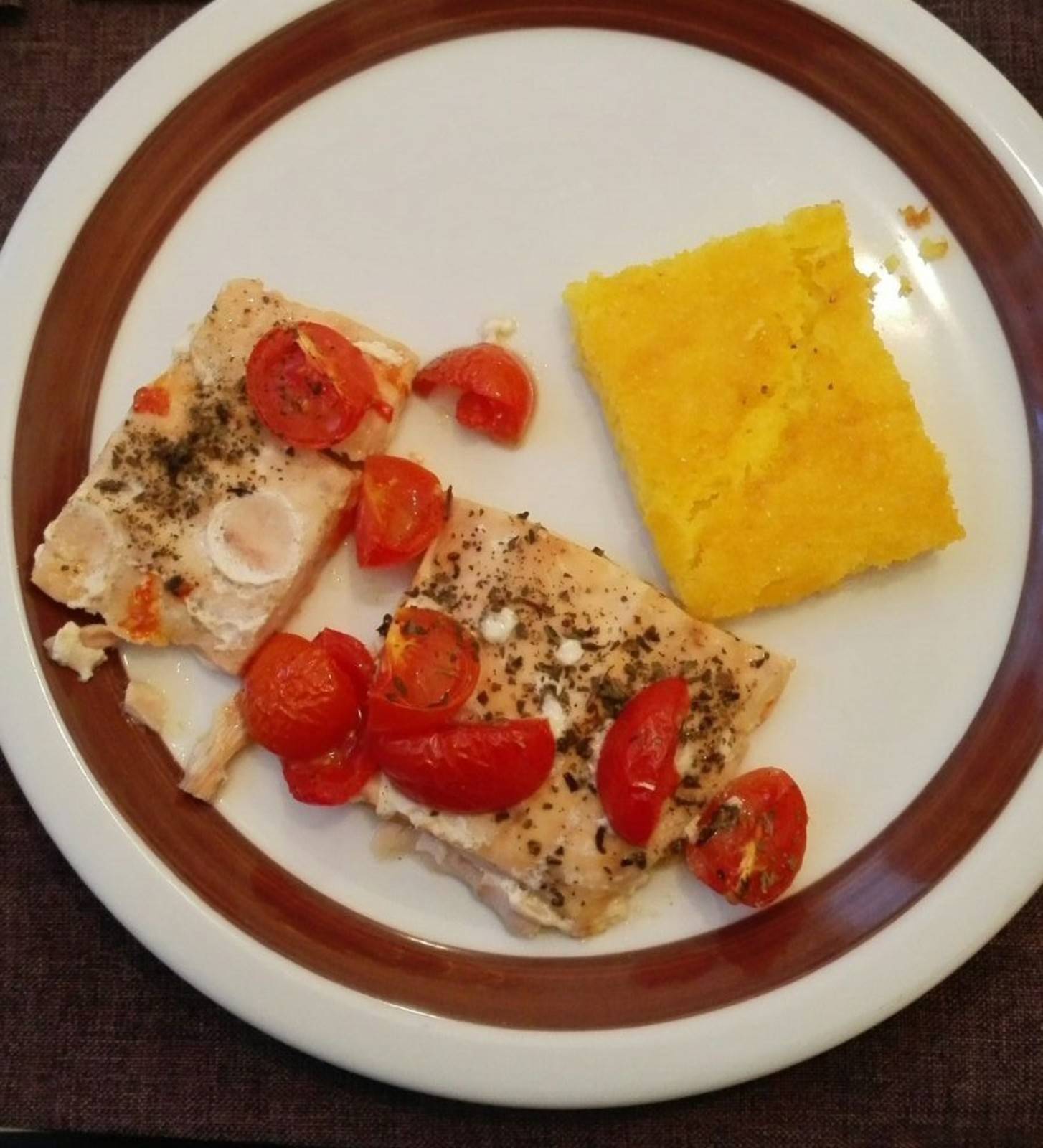 Lachsfilet mit Cocktailtomaten