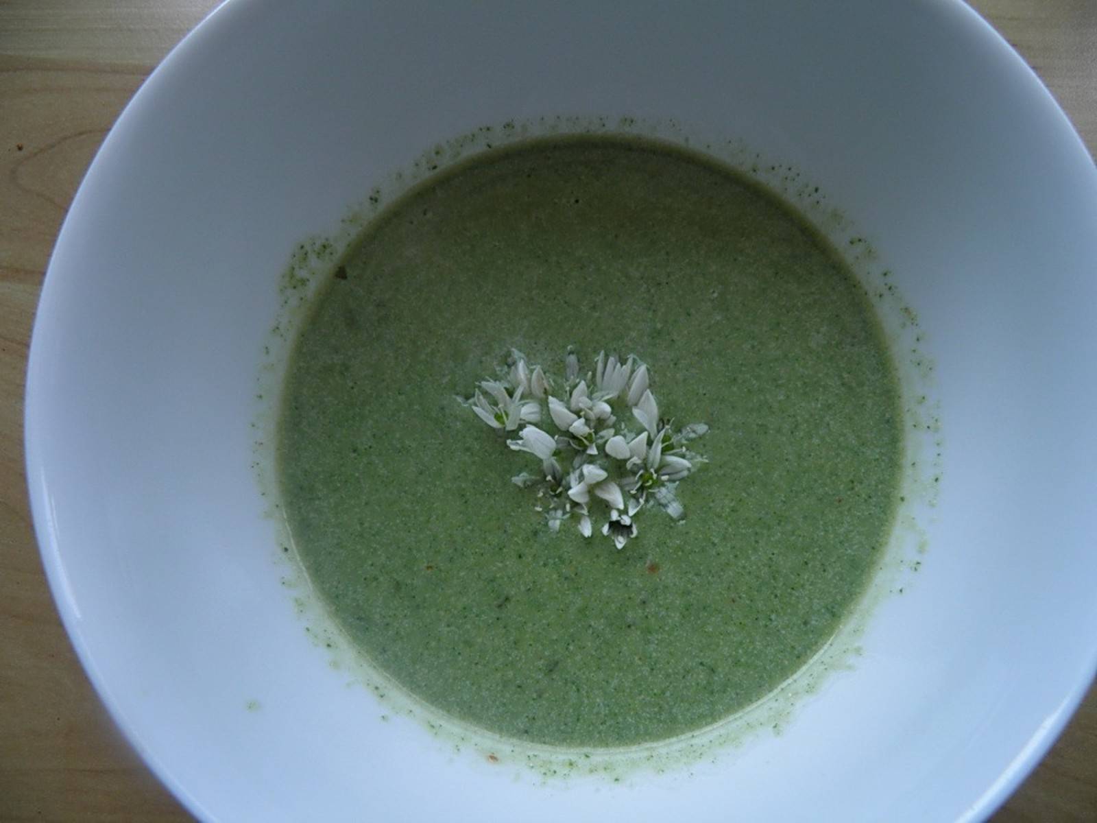 Brennnesselsuppe Rezept - ichkoche.ch