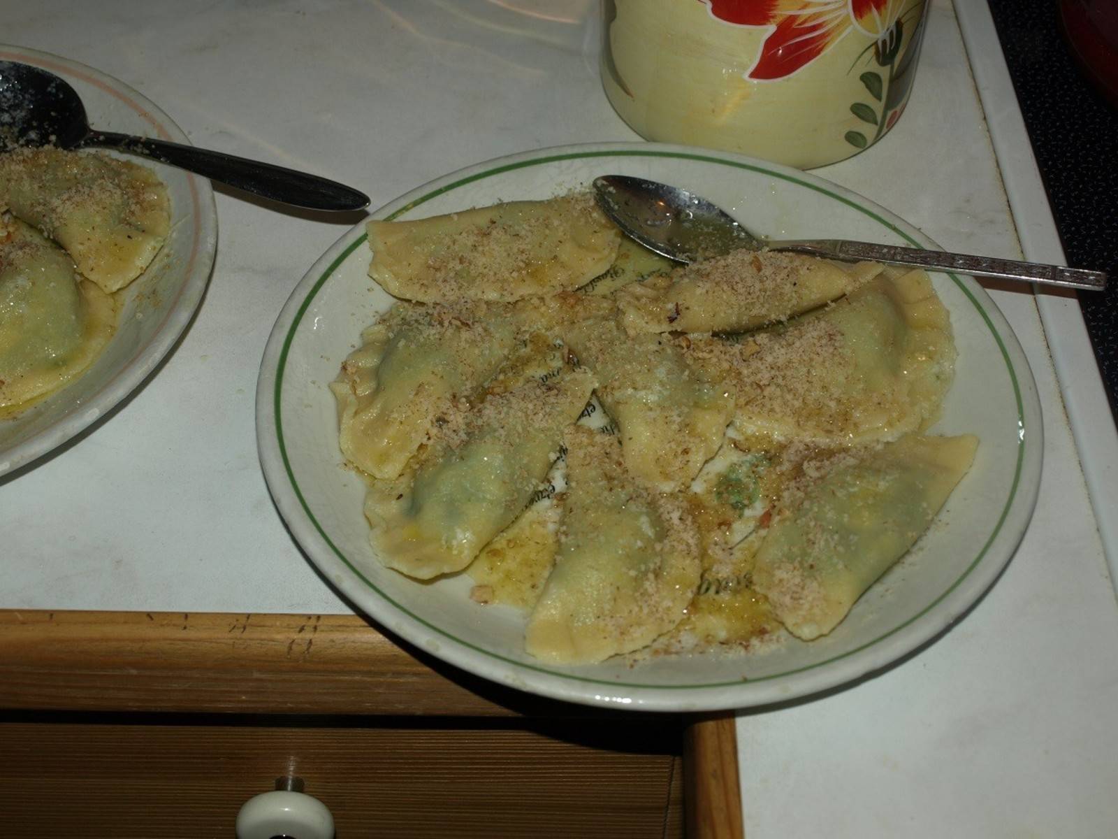 Mangoldtascherln mit Schafkäse