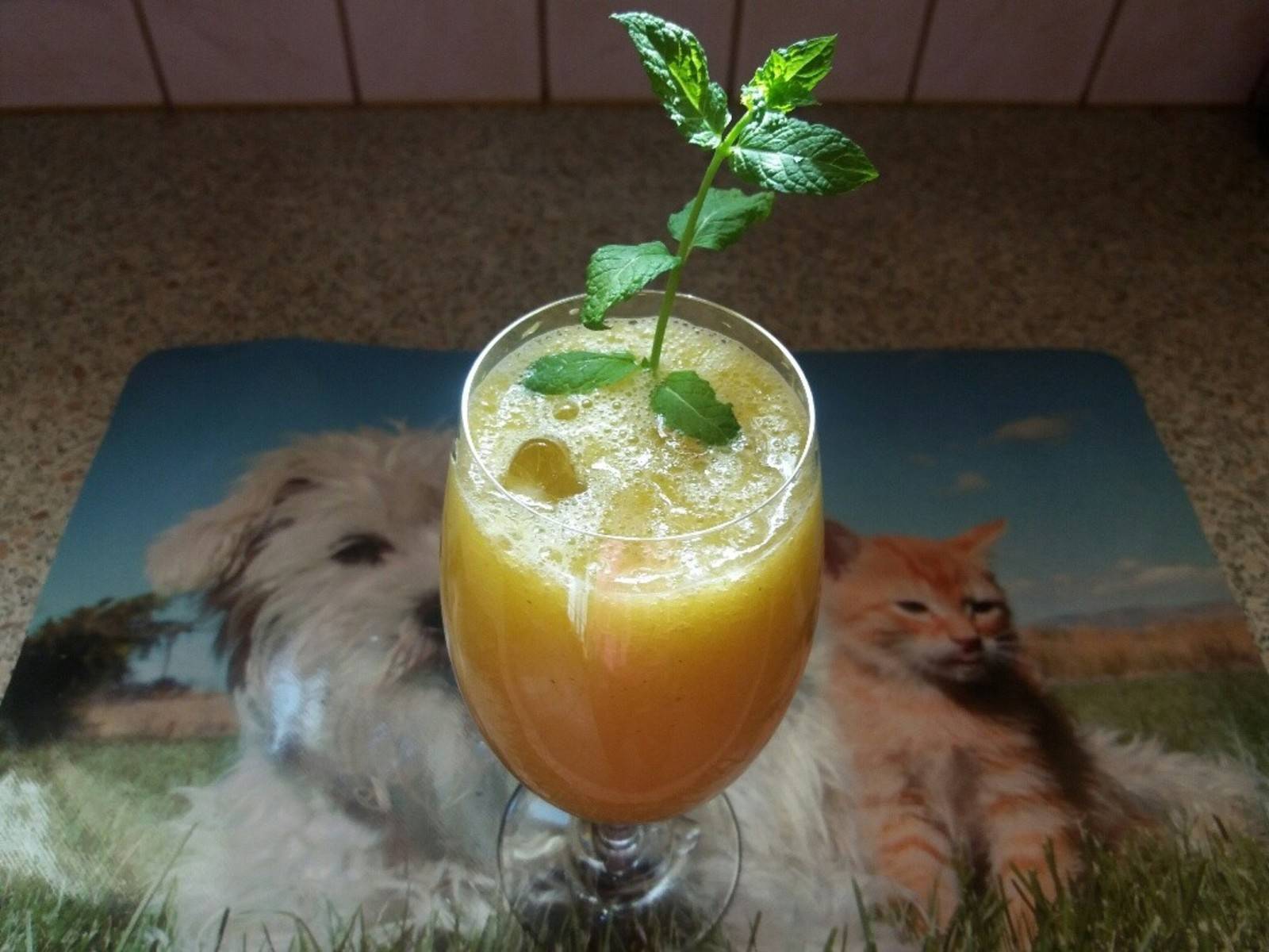 Erfrischender Mango Drink