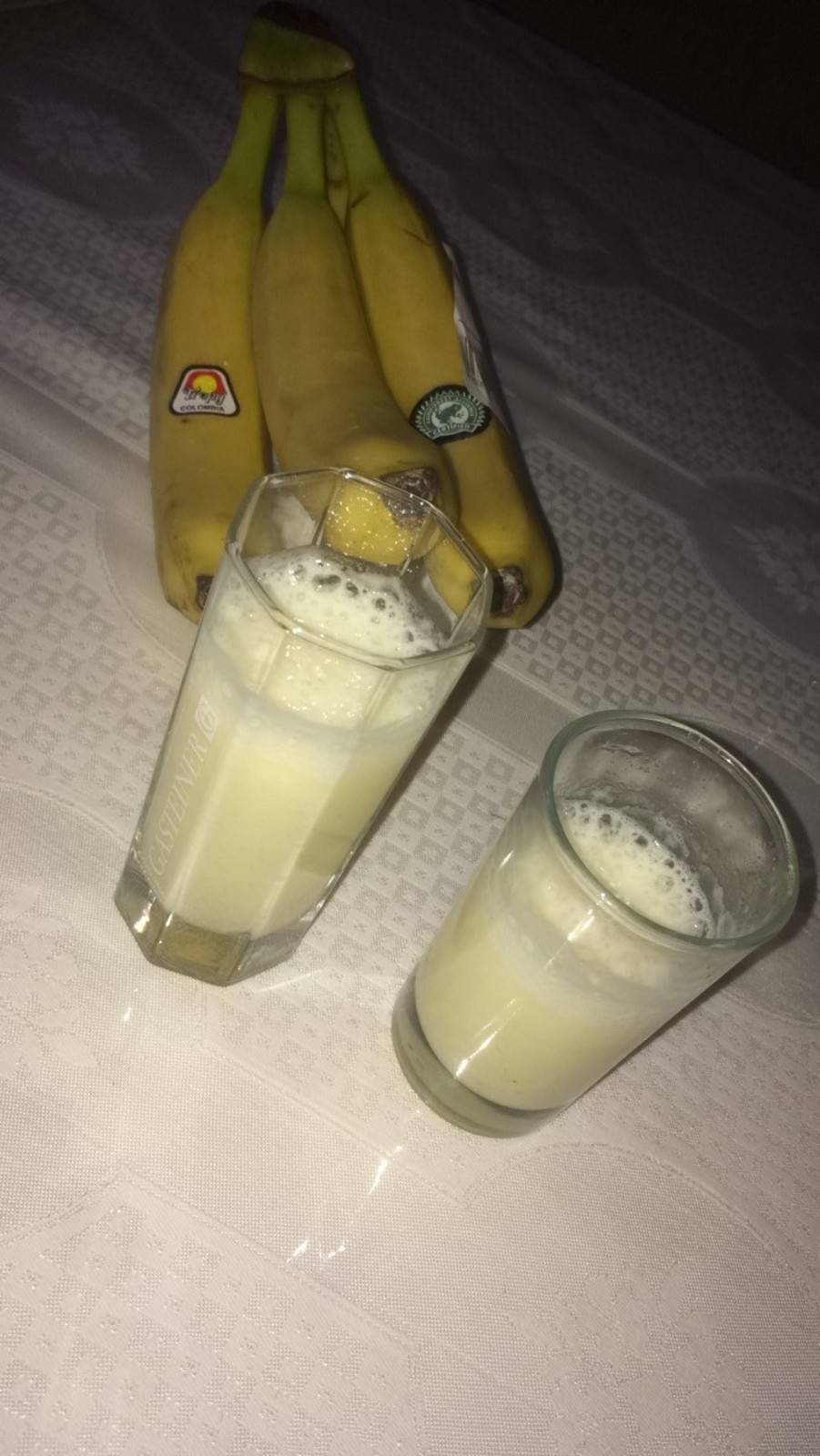 Ananas Bananen Shake Rezept - ichkoche.at