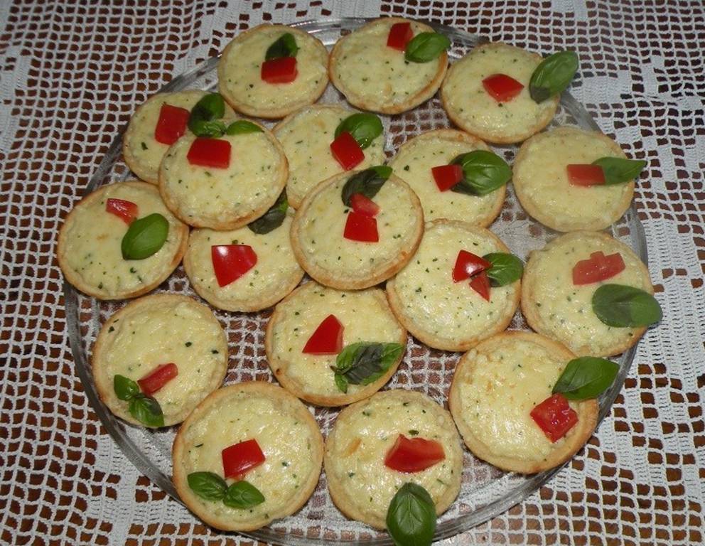 Mini-Käsepizzen Mini-Käsepizzen