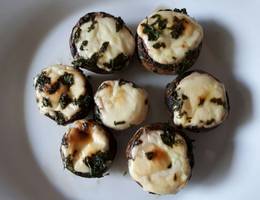 Gegrillte Champignons mit Frischkäse Gegrillte Champignons mit Frischkäse