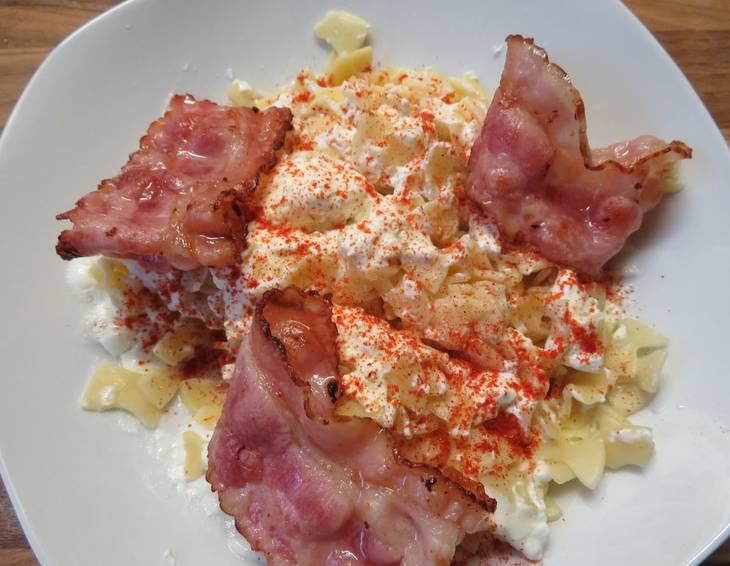 Deftige Topfenfleckerl mit Bacon Deftige Topfenfleckerl mit Bacon