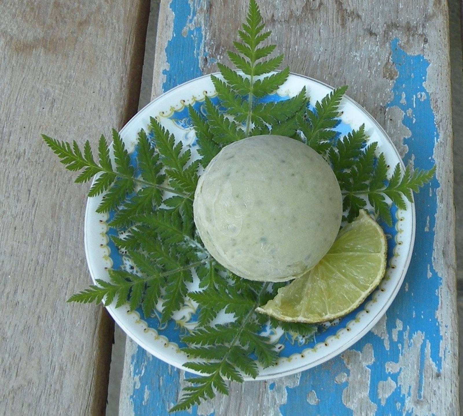 Limetten-Süßdolden-Eiscreme