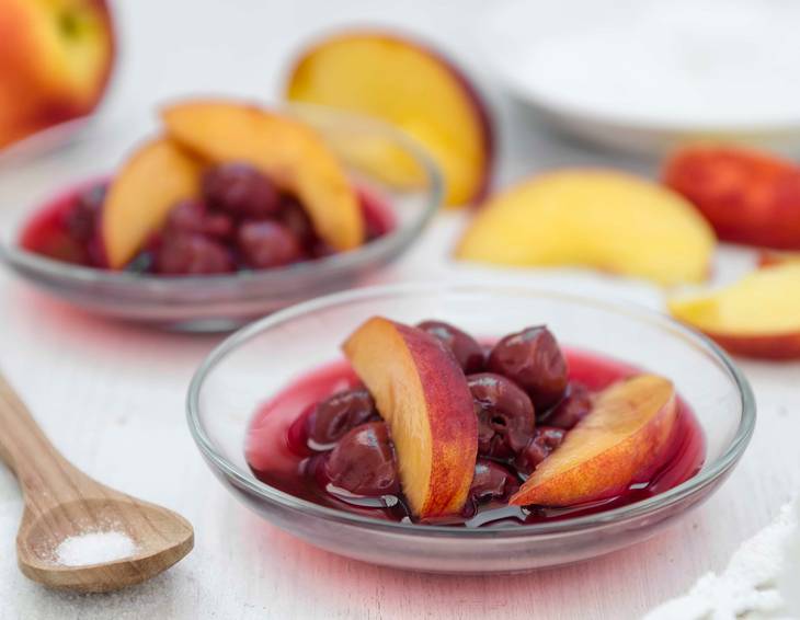 Gebackenes Kirschkompott mit Nektarinen Gebackenes Kirschkompott mit Nektarinen