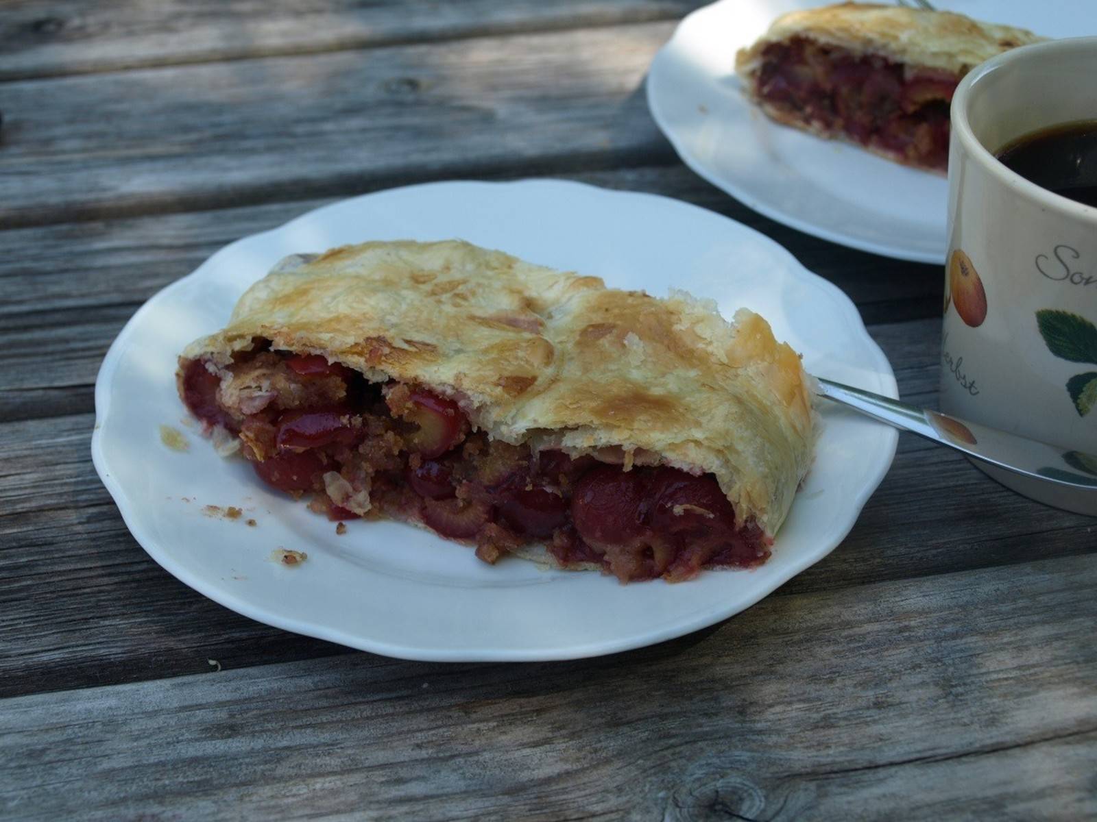 Feiner Kirsch-Gewürz-Strudel