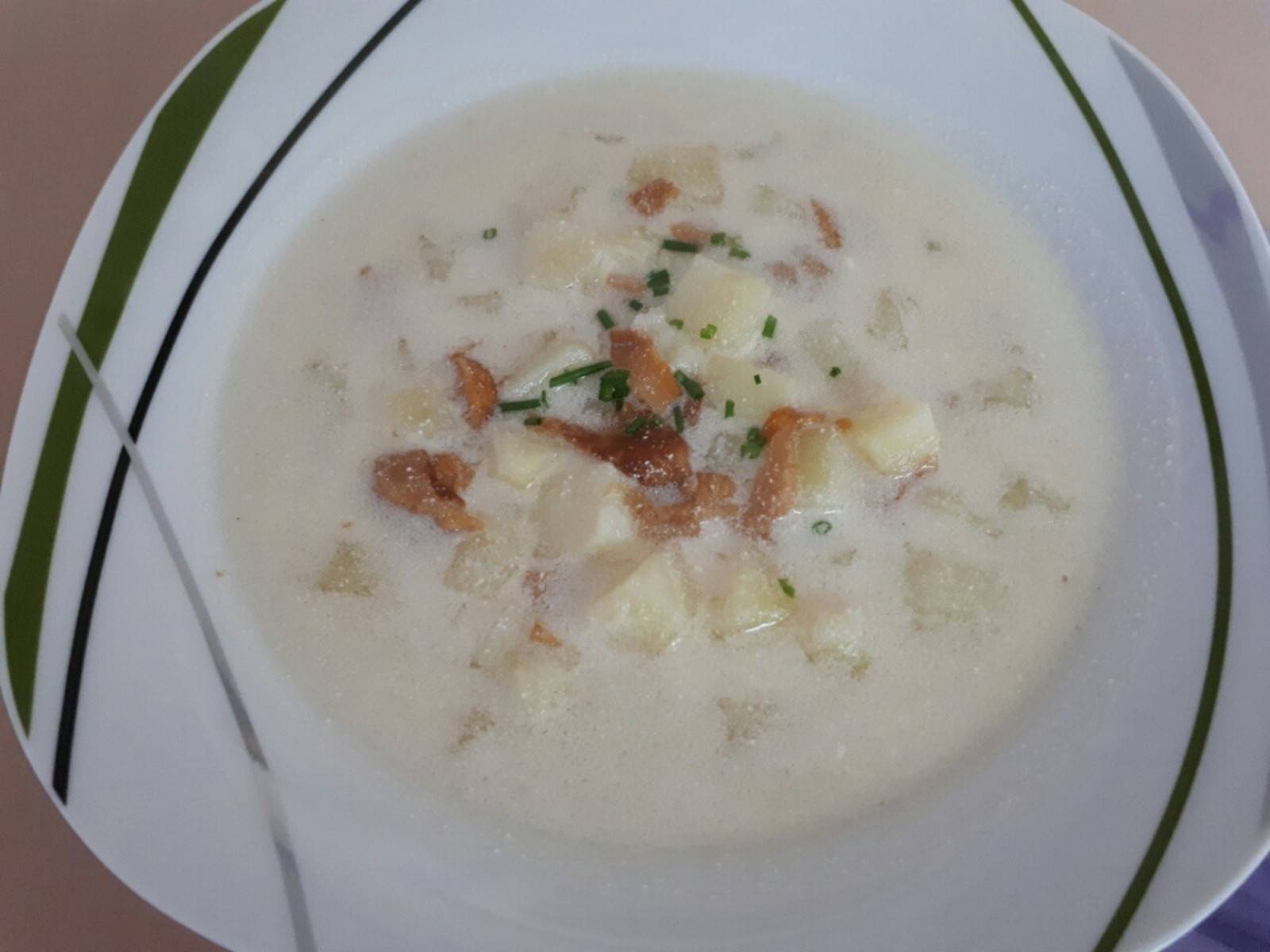 Rahmsuppe mit Eierschwammerln