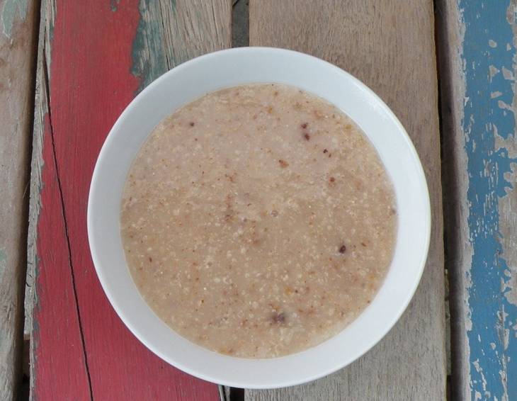 Haferbrei mit Datteln Haferbrei mit Datteln