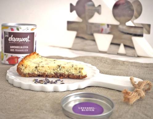 Cheesecake mit Lavendelblüten und weißer Schokolade Rezept