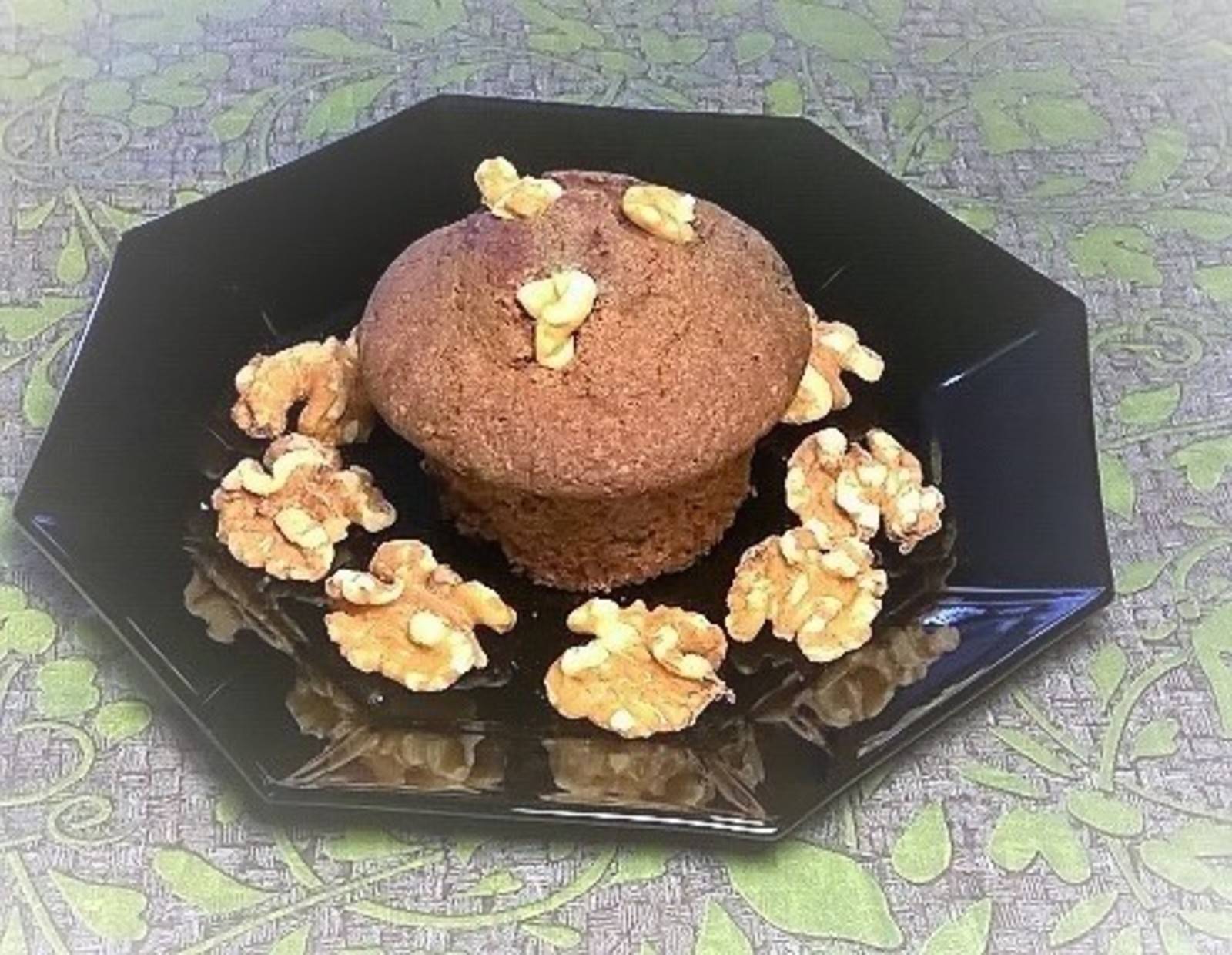 Muffins mit Schokolade und Walnüssen