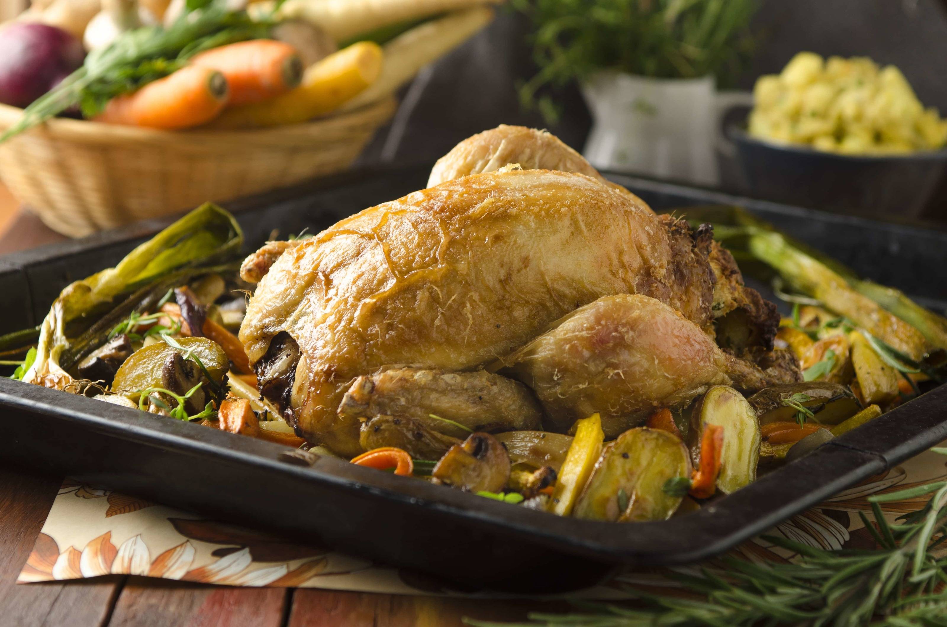 Stubenküken mit Brioche-Apfel-Fülle und Wurzelgemüse Rezept - ichkoche.at Stubenküken mit Brioche-Apfel-Fülle und Wurzelgemüse Rezept - ichkoche.at