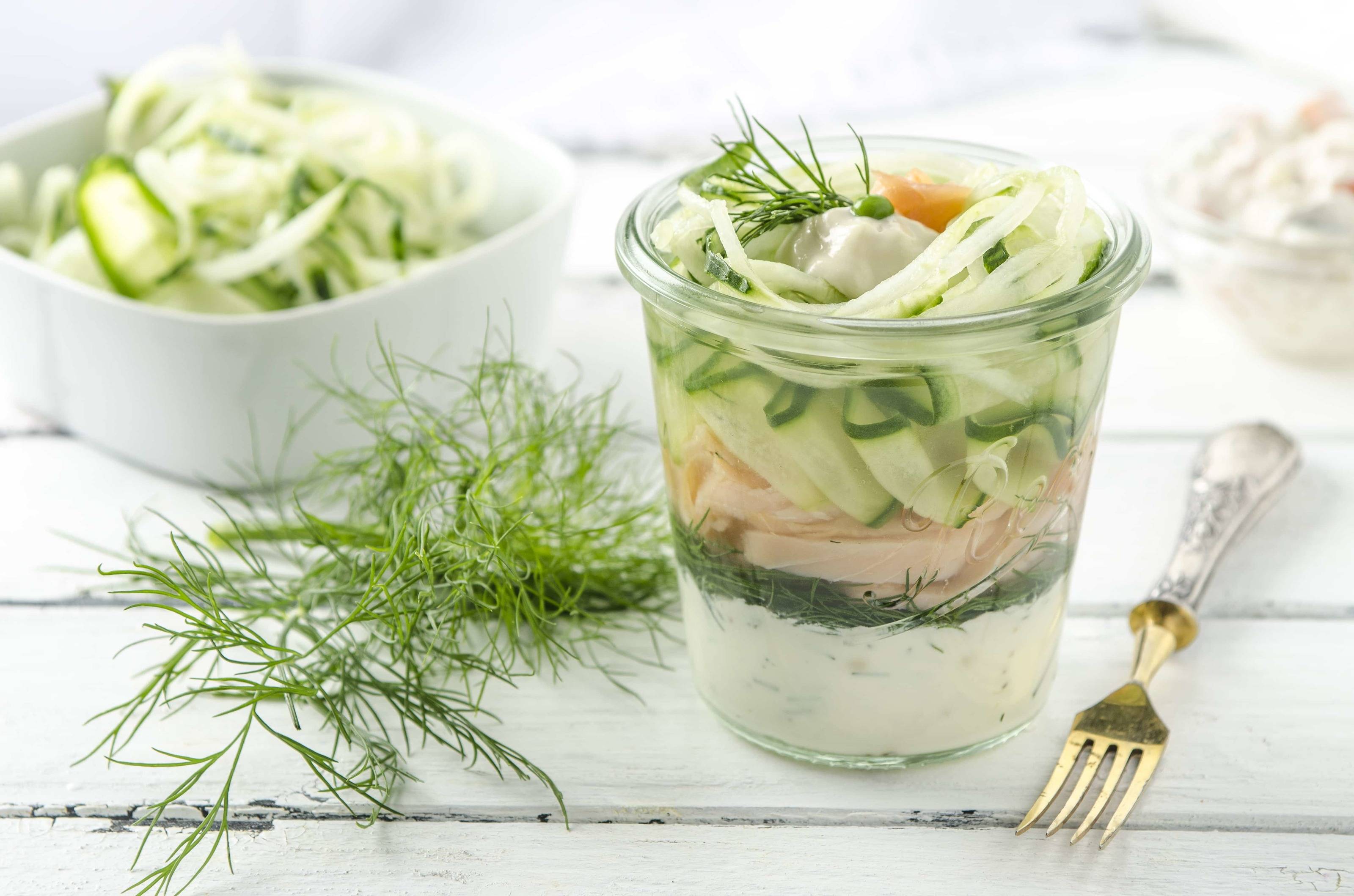 Gabelbissen mit Räucherlachs und Gurke Rezept