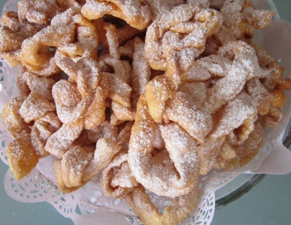 Einfache Strauben aus festem Teig Einfache Strauben aus festem Teig