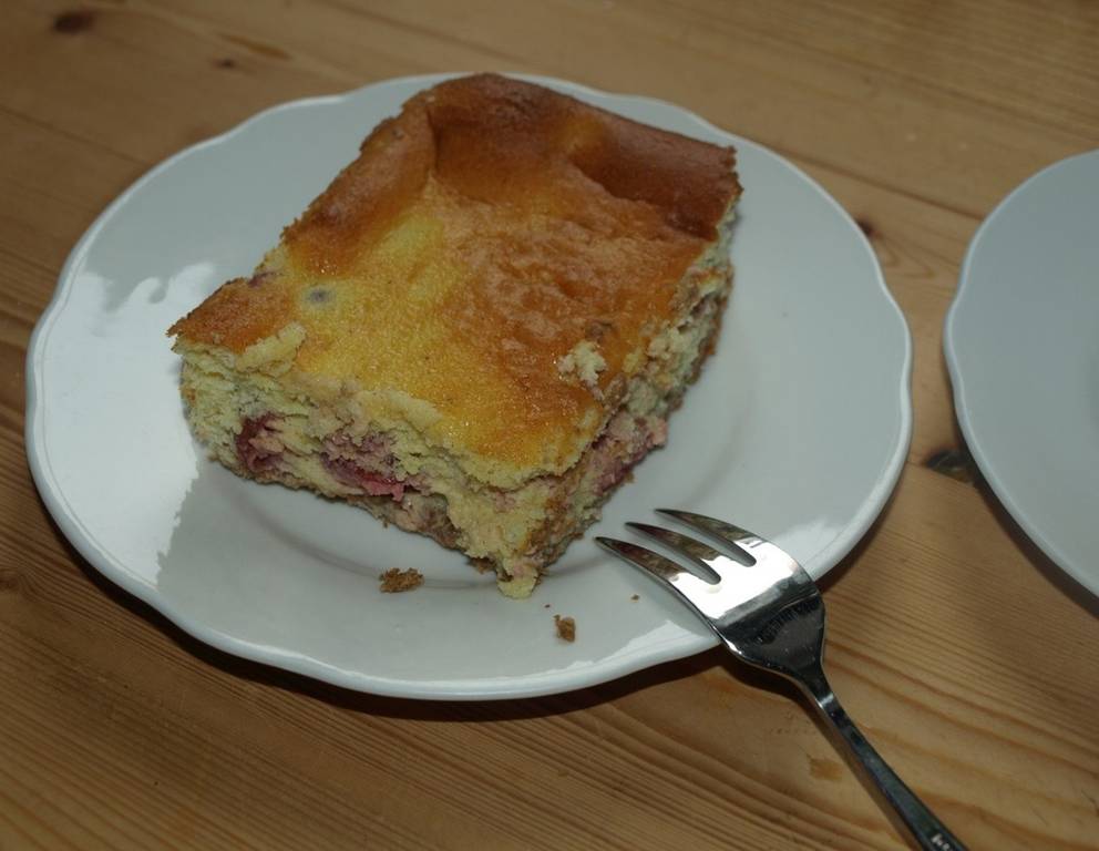 Topfenschnitte mit Kirschen Topfenschnitte mit Kirschen
