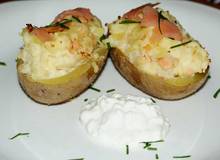 Ofenkartoffeln mit Lachs und Sauerrahm