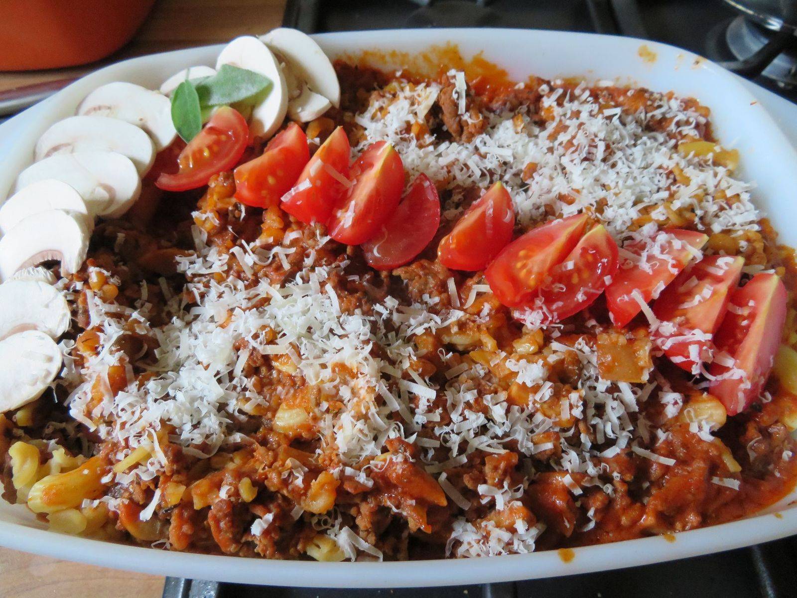 Linsennudelauflauf Bolognese mit Champignons