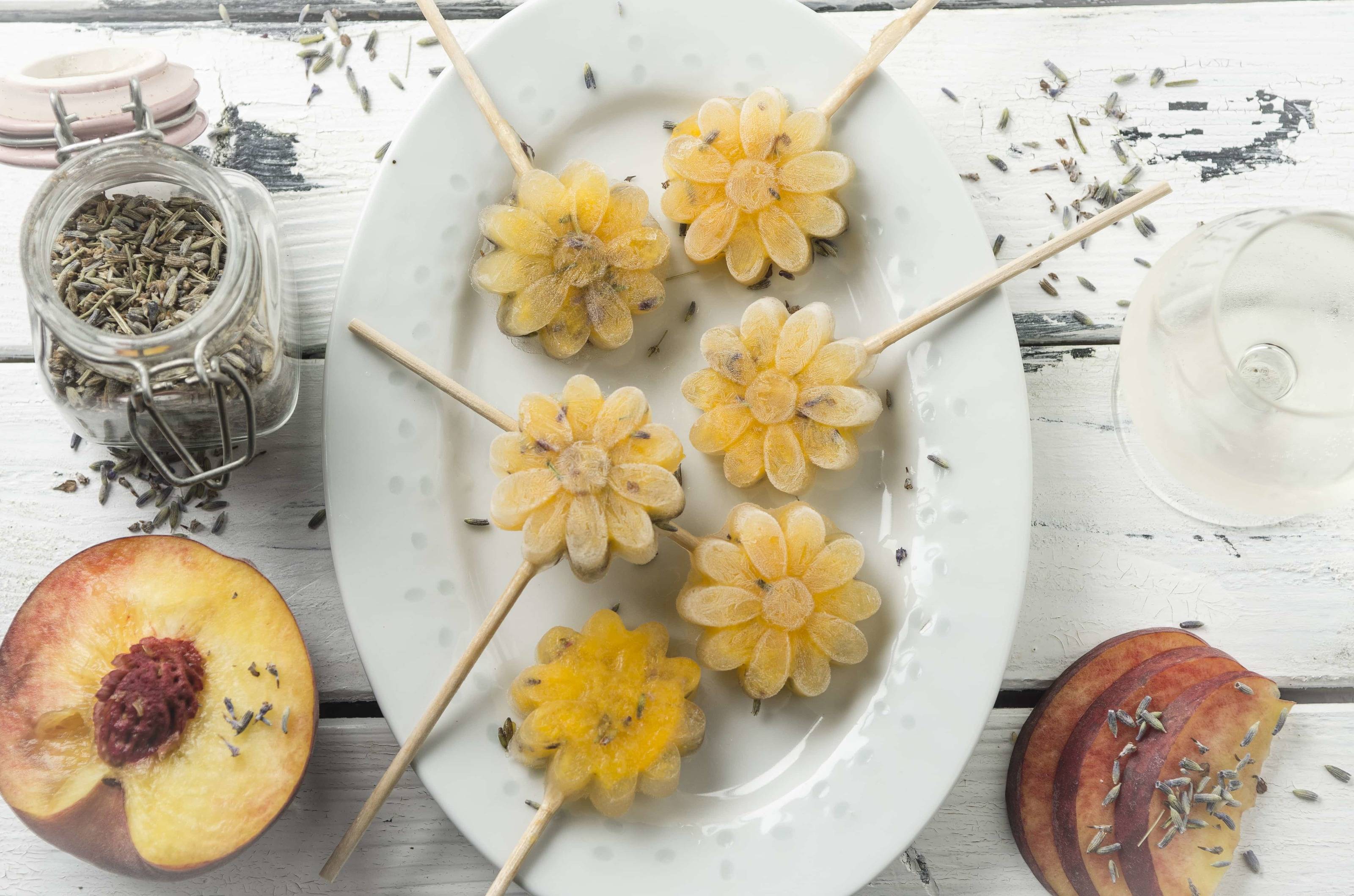 Frozen Bellini-Pops mit Lavendel Rezept
