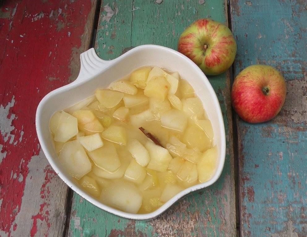 Großmamas Apfelkompott Großmamas Apfelkompott