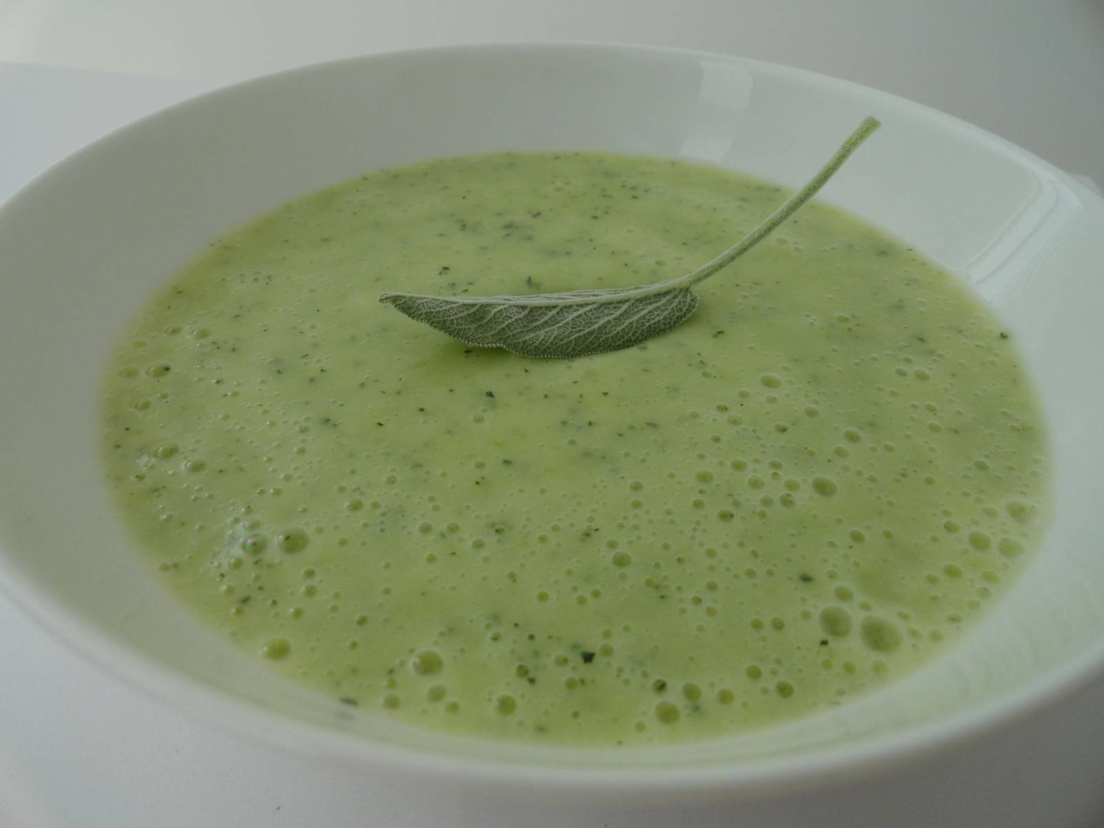 Zucchinisuppe Rezept - ichkoche.ch Zucchinisuppe Rezept - ichkoche.ch