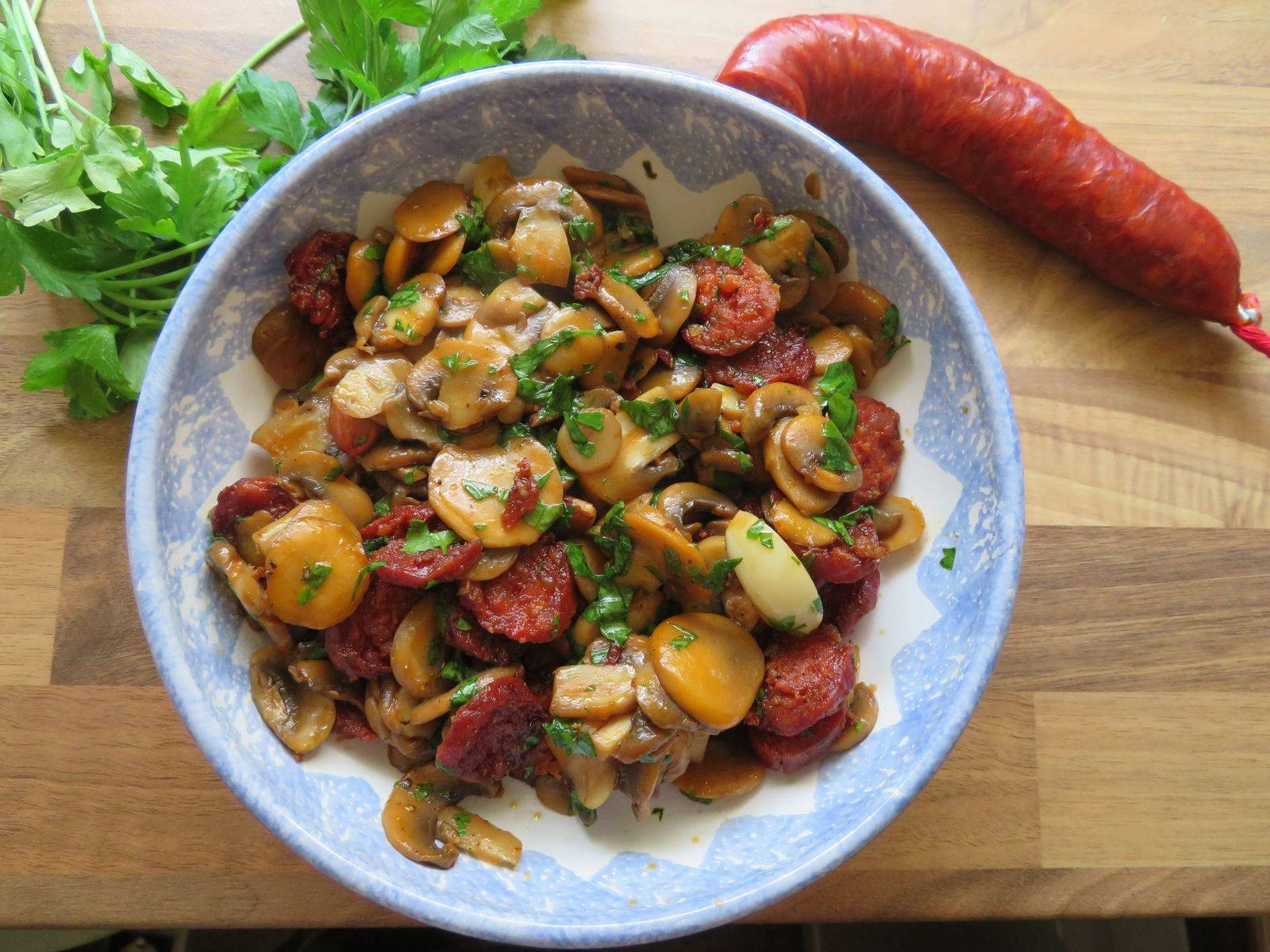 Pilzsalat mit Spanischer Paprikawurst Rezept - ichkoche