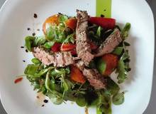 Rindfleisch-Marillen-Tomatensalat Rindfleisch-Marillen-Tomatensalat